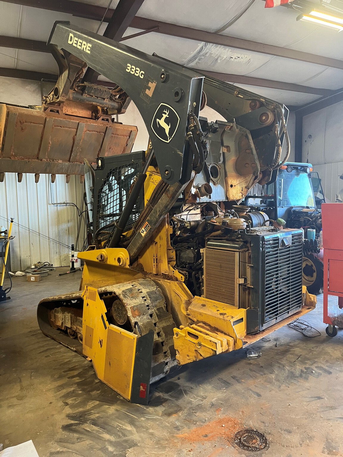 2022 John Deere 333G Image 2