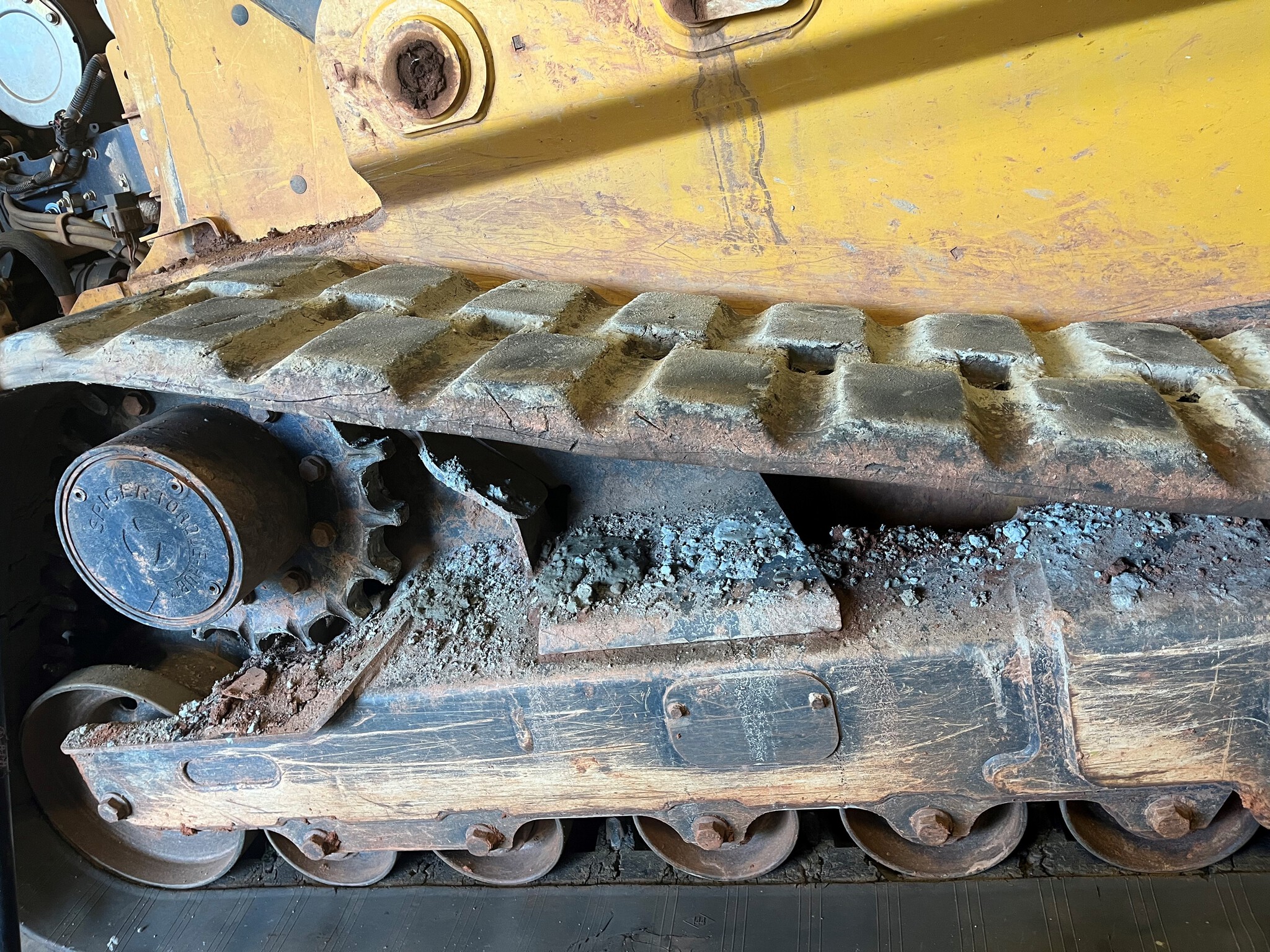 2022 John Deere 333G Image 3