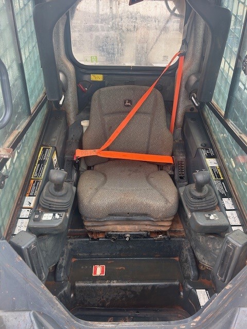 2022 John Deere 333G Image 2