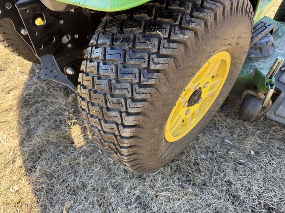 2023 John Deere X734 - Photo10