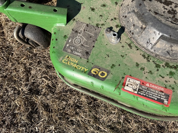 2023 John Deere X734 - Photo13