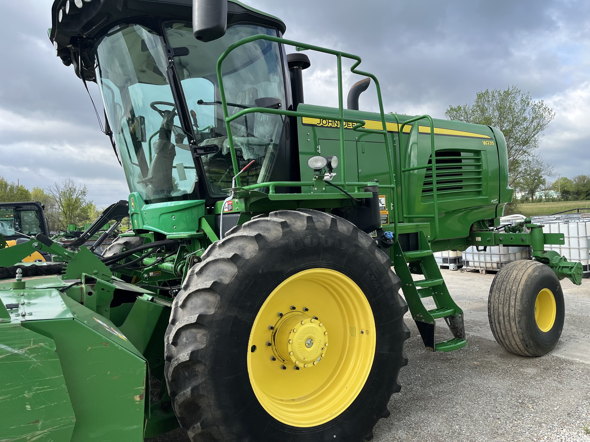  2021 John Deere W235 at Heritage Tractor in Pittsburg, KS