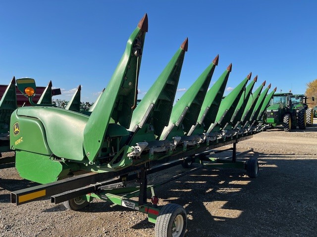 2012 John Deere 608C Corn and Row Crop headers