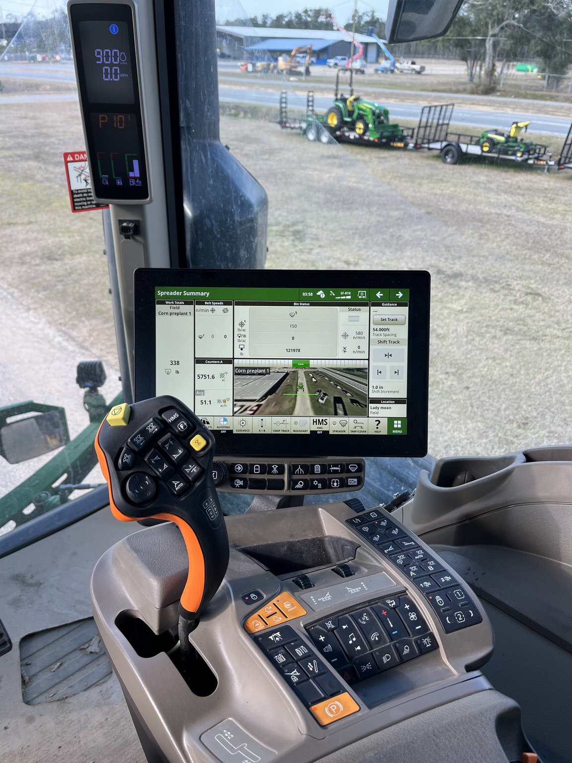 2025 John Deere 600R Image 6