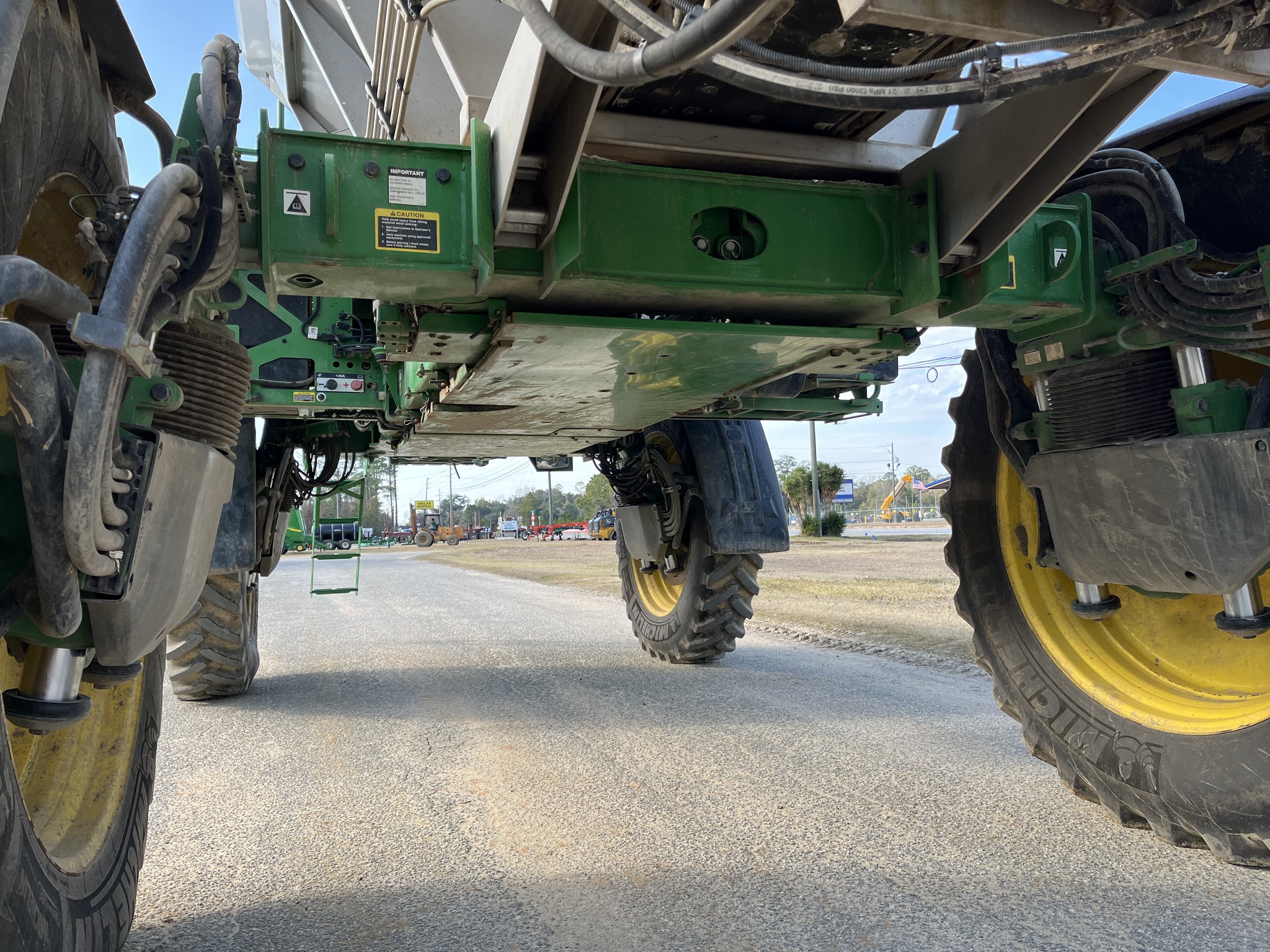 2025 John Deere 600R Image 11