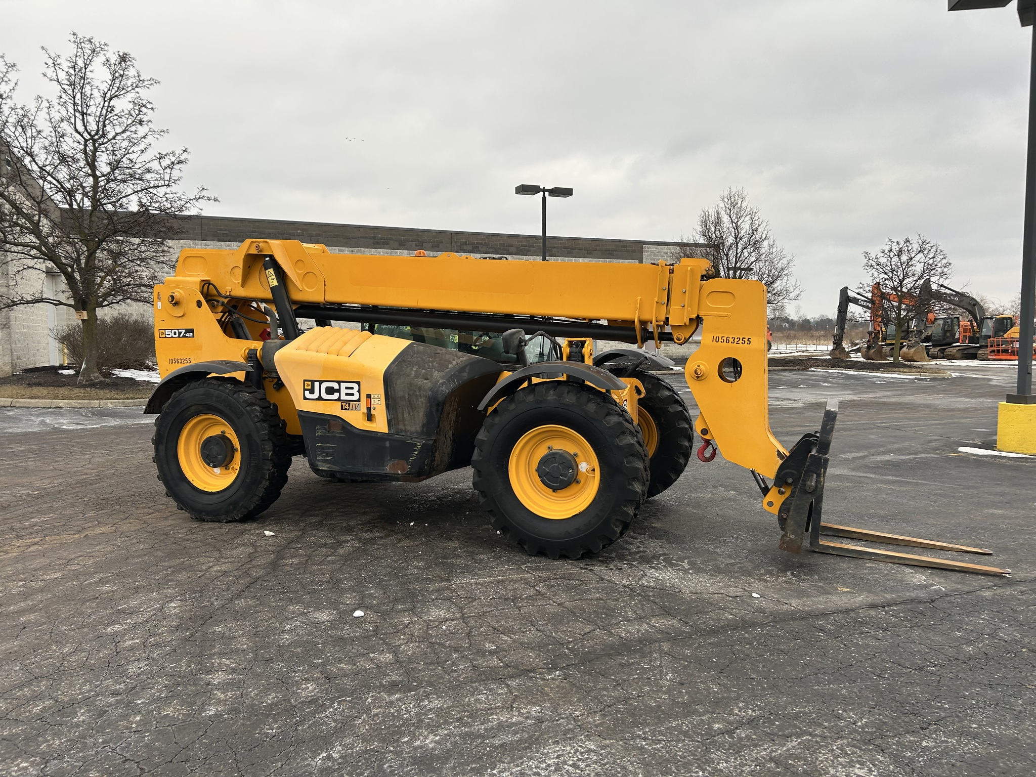2017 JCB 507-42 Image 4