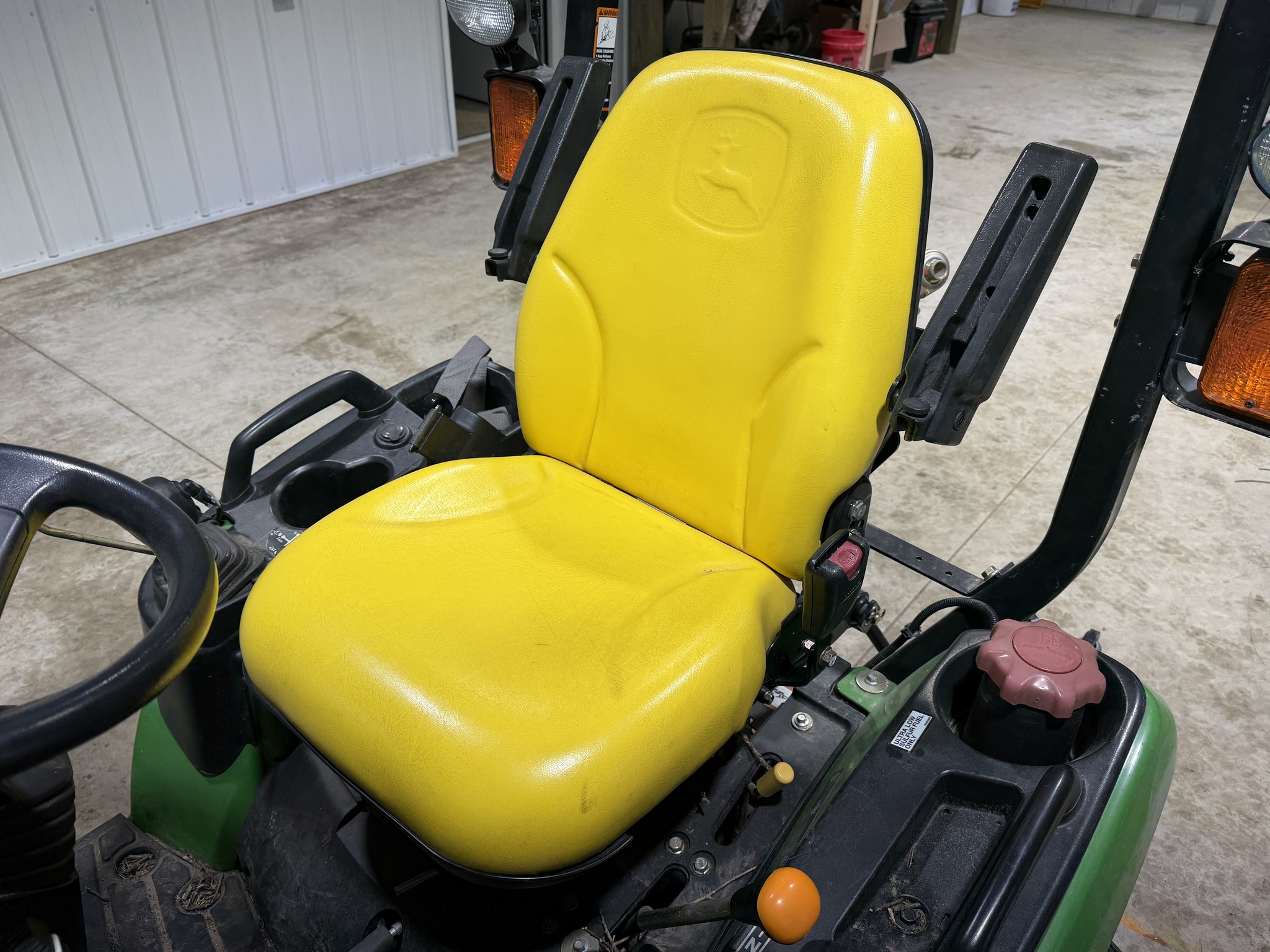 2012 John Deere 1026R Image 6