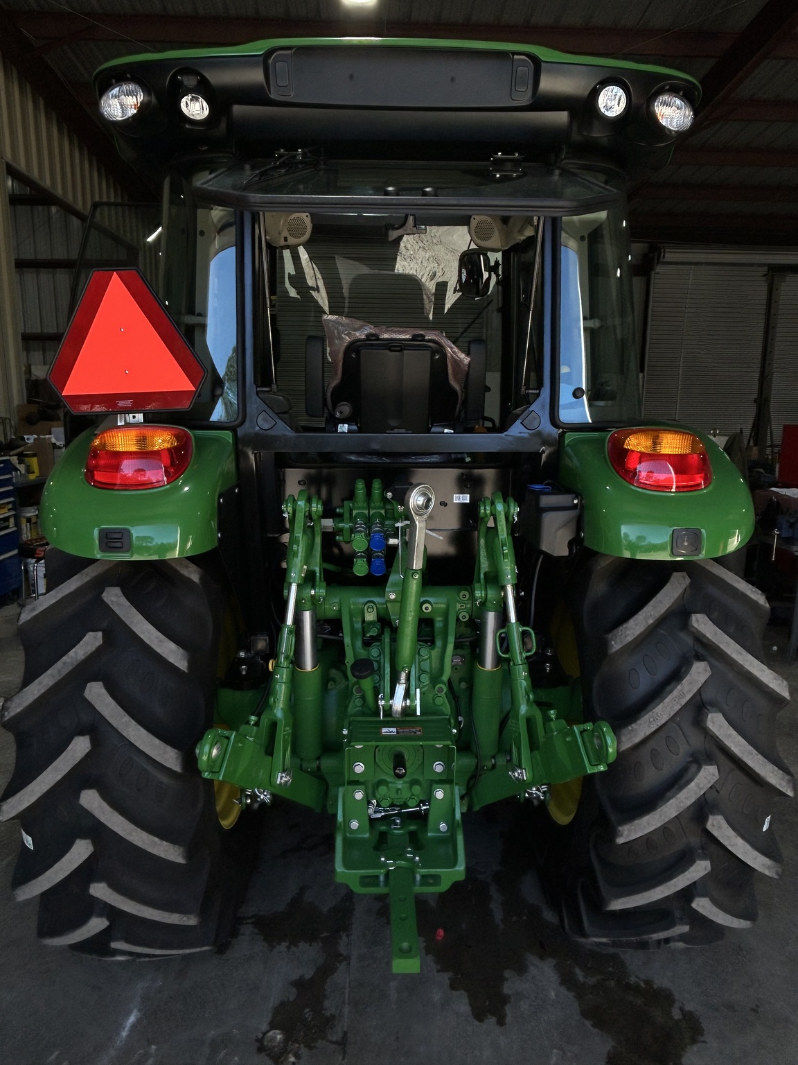 2026 John Deere 5075M Image 3