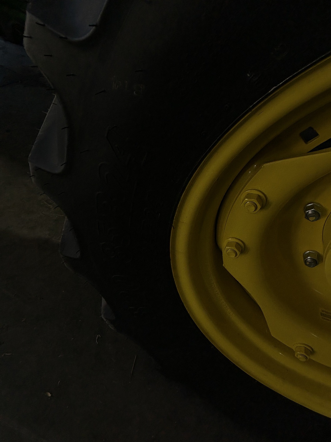 2026 John Deere 5075M Image 13