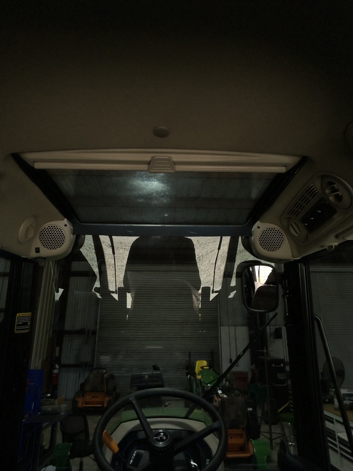 2026 John Deere 5075M Image 15