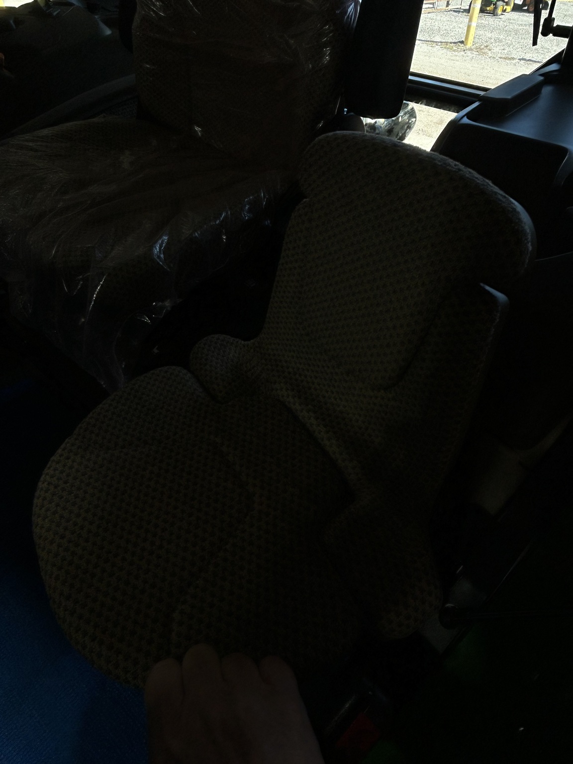 2026 John Deere 5075M Image 6