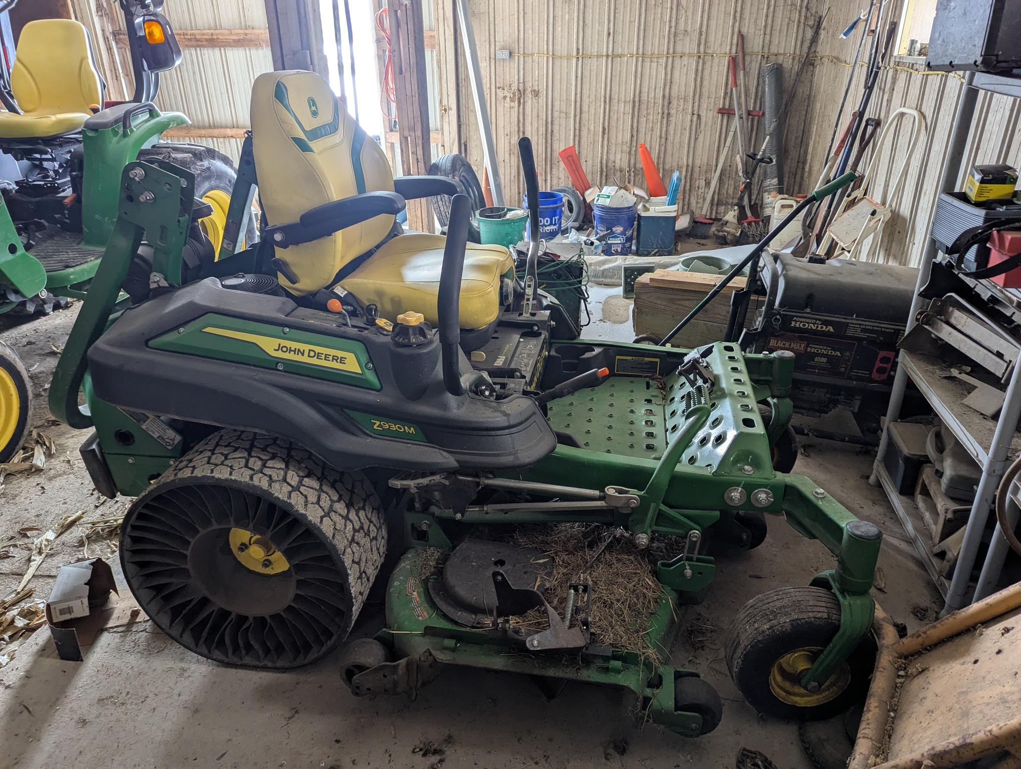 2023 John Deere Z930M Image 2