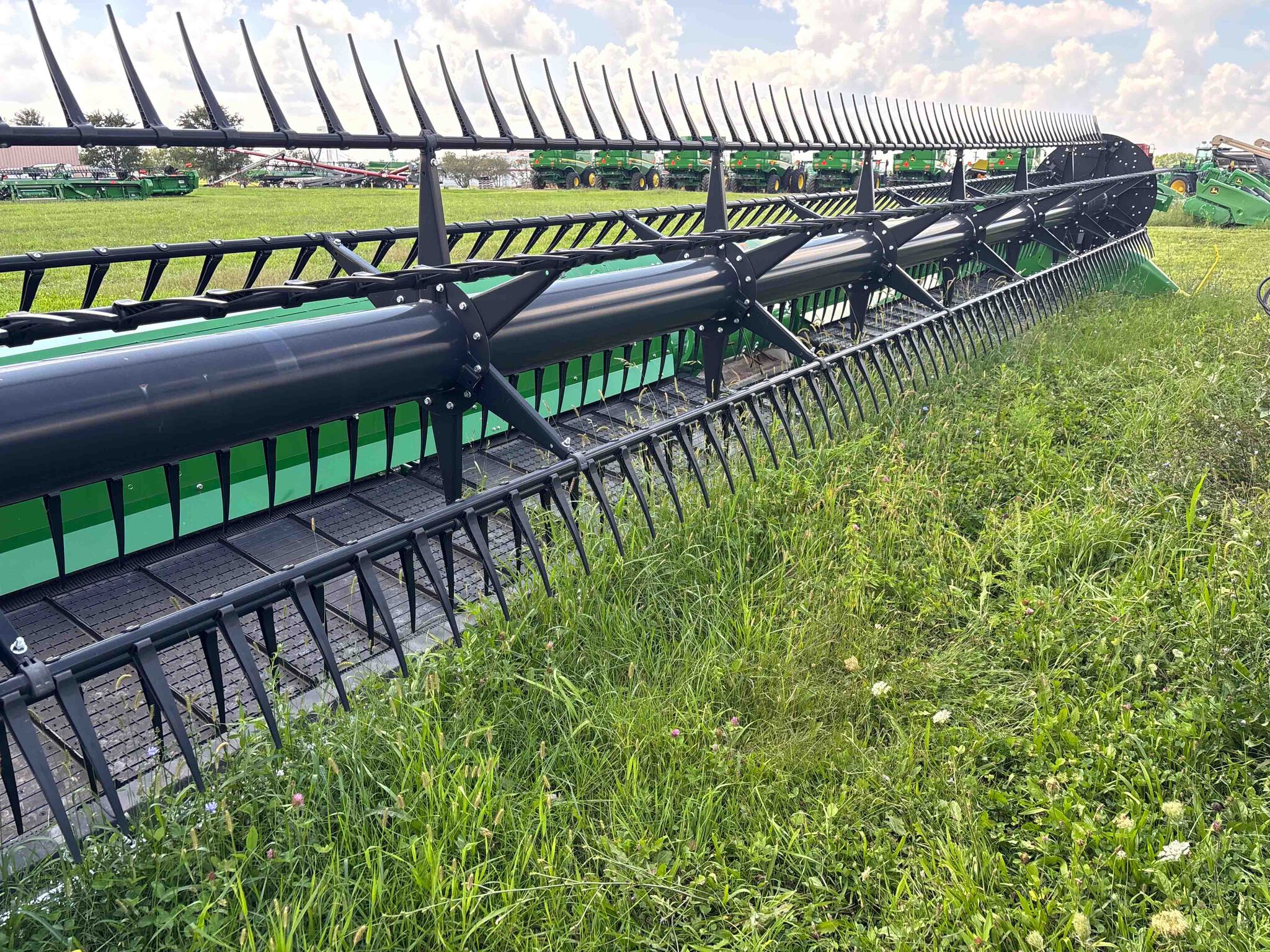 Used 2024 John Deere RD35F Combine Platforms at Koenig Equipment in Anna, OH - PhotoXL6