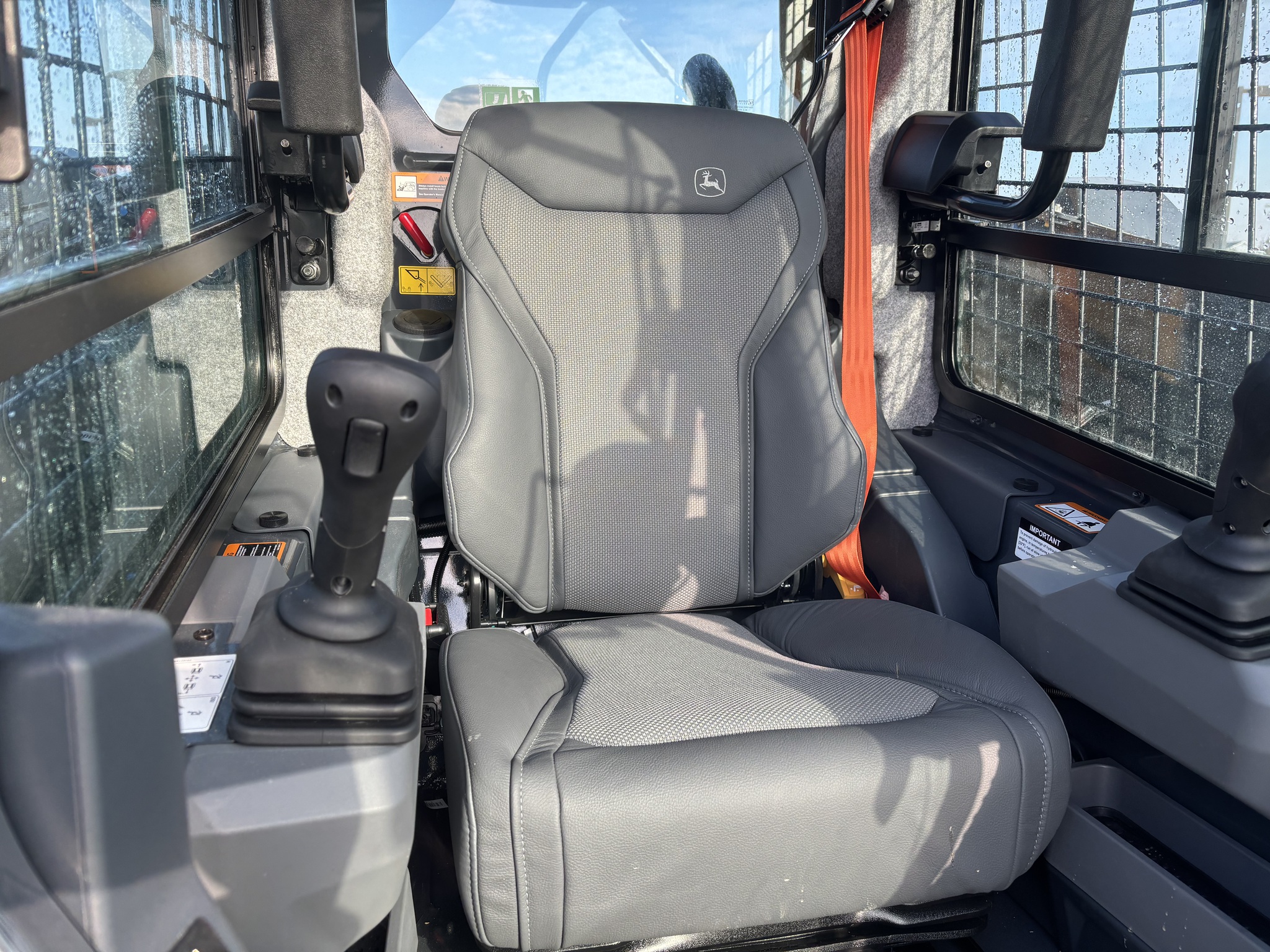 2026 John Deere 333 P Image 5