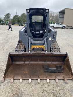 2019 John Deere 325G Photo 4