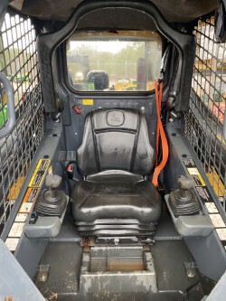 2019 John Deere 325G Photo 6