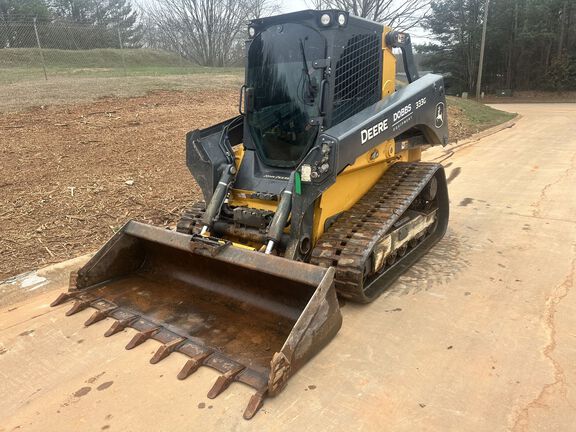 Photo of a 2024 John Deere 333G