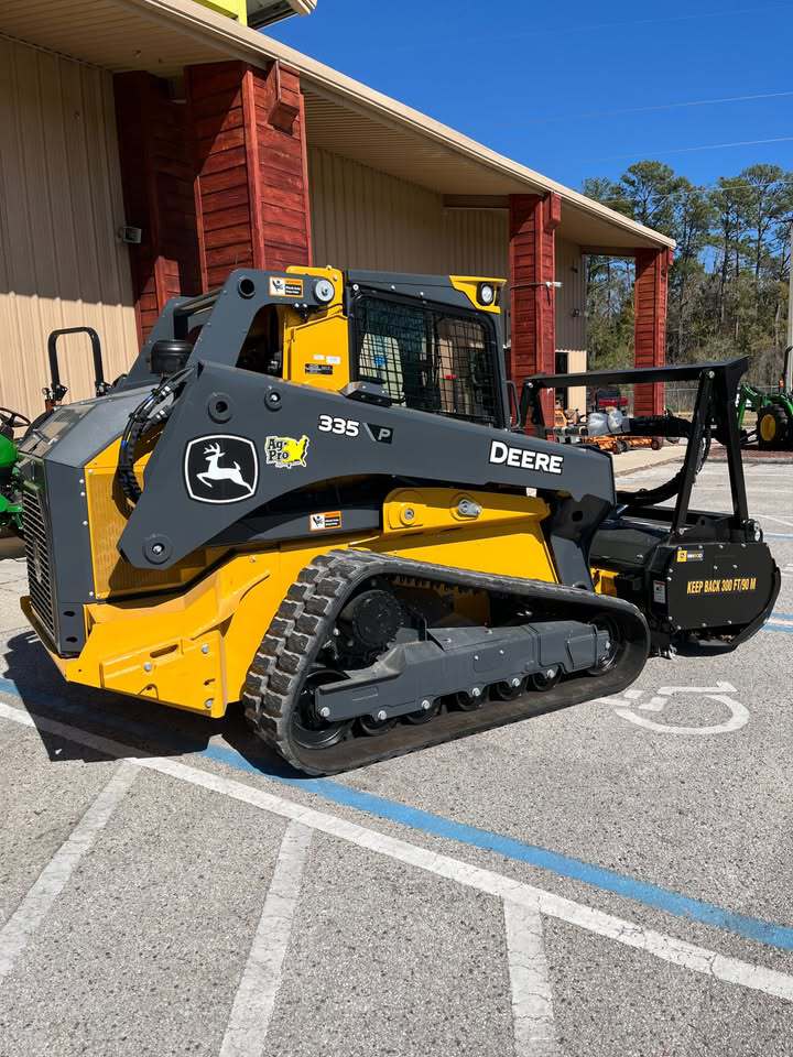 John Deere 335 P Image 3