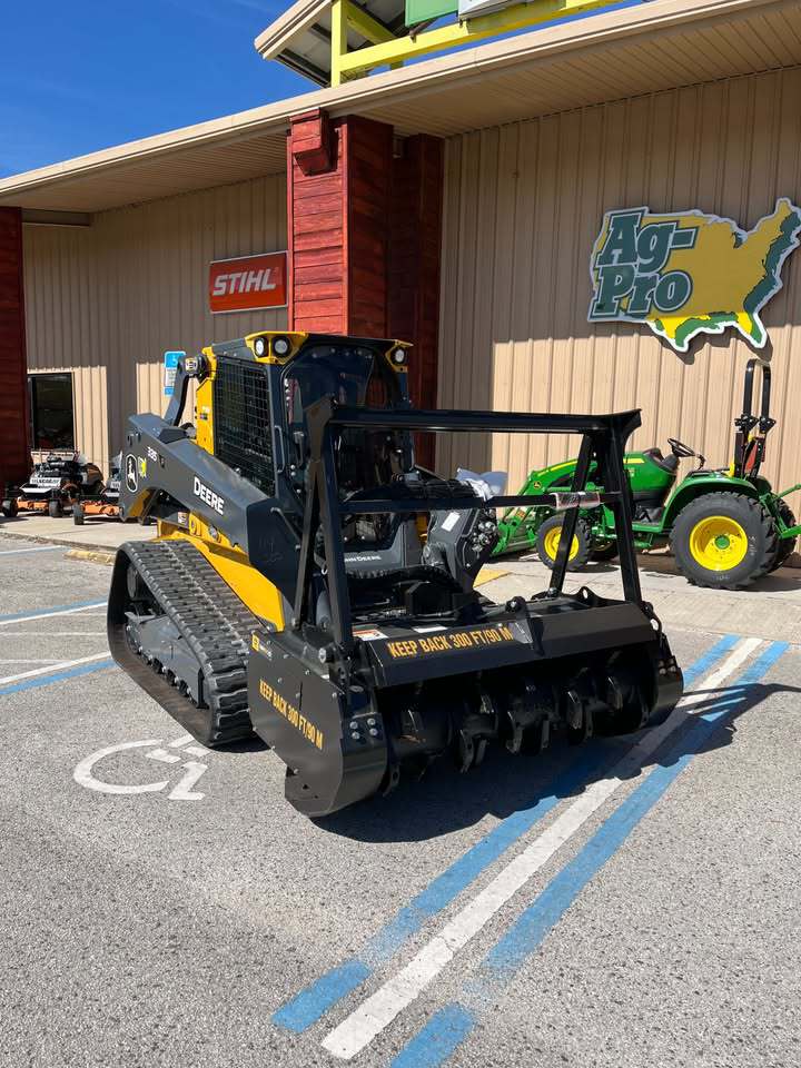 John Deere 335 P Image 2