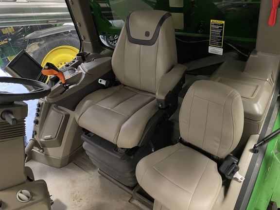 2023 John Deere 800R - Photo9