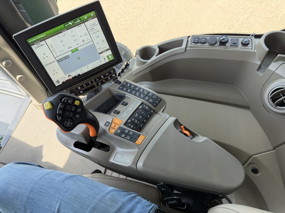 2023 John Deere 800R - Photo40
