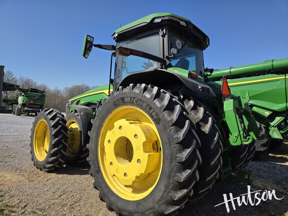Photo of 2023 John Deere 8R 340