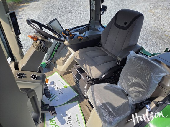 Photo of 2023 John Deere 8R 340