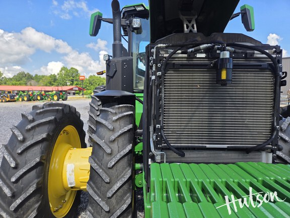 Photo of 2023 John Deere 8R 340