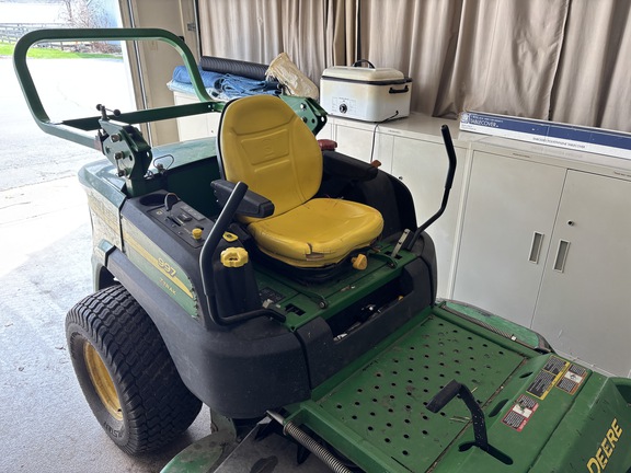 Used 2005 John Deere 997 Zero Turn Mowers at Koenig Equipment in Franklin, IN - Photo2