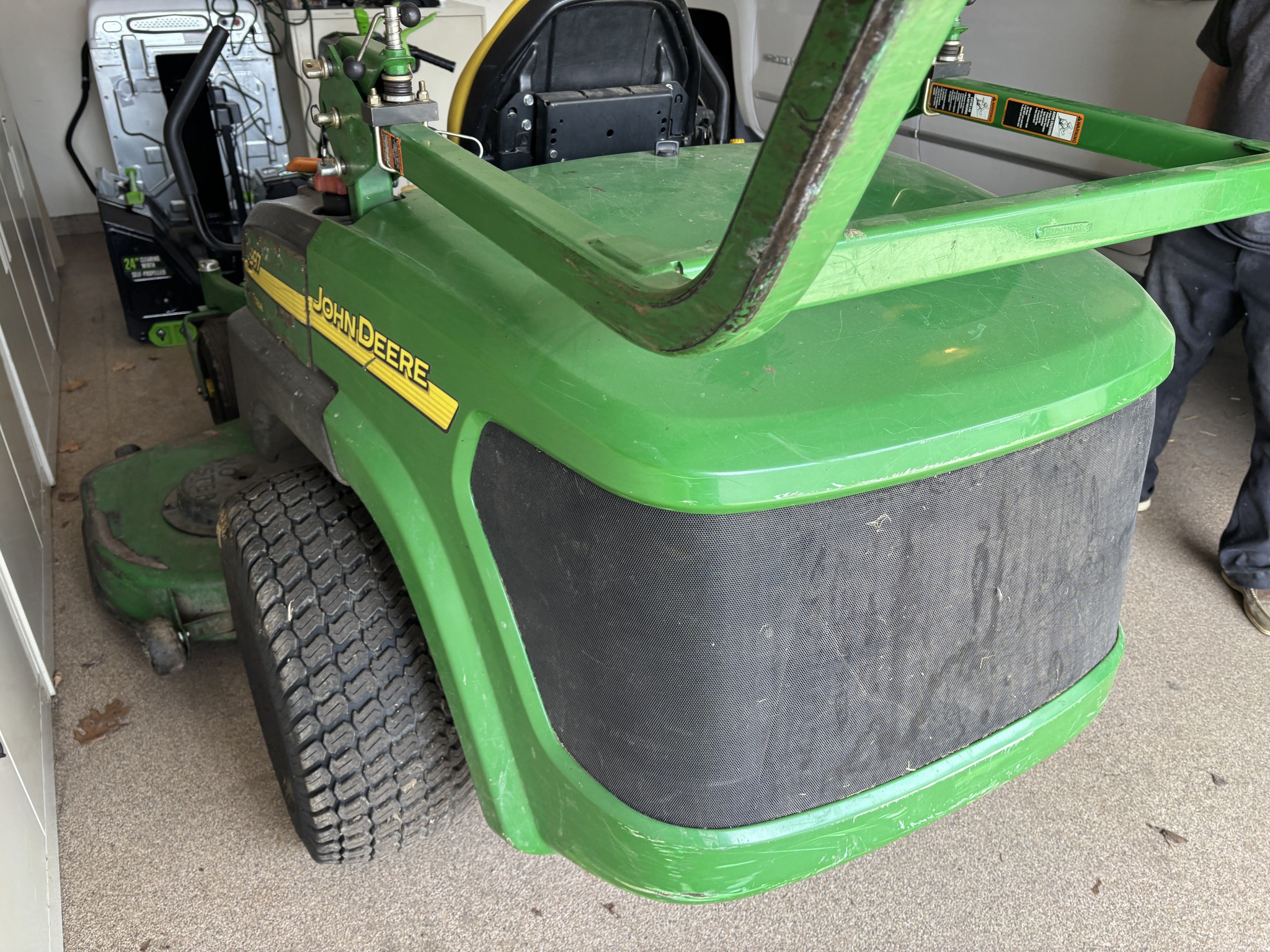 Used 2005 John Deere 997 Zero Turn Mowers at Koenig Equipment in Franklin, IN - PhotoXL5