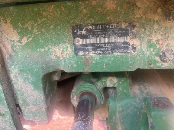 2018 John Deere 5100M Photo 3