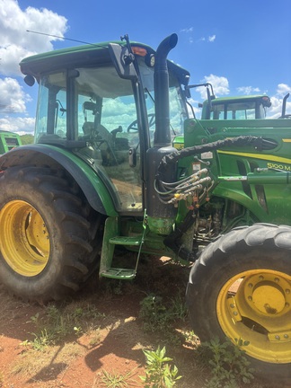 2018 John Deere 5100M Photo 4