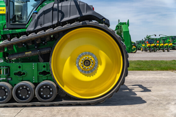 Used 2024 John Deere 8RT 370 Track Tractors at Koenig Equipment in Anna, OH - Photo9