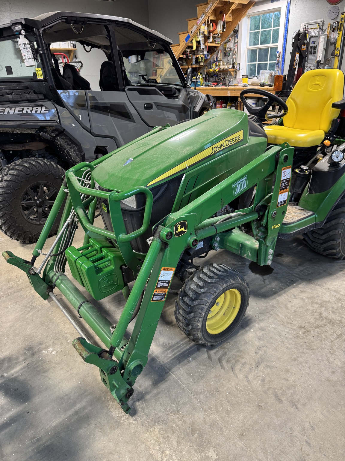 2015 John Deere 1025R