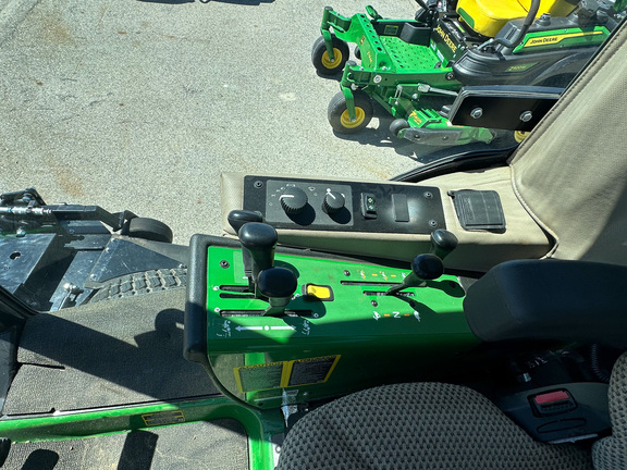 2024 John-Deere 1585