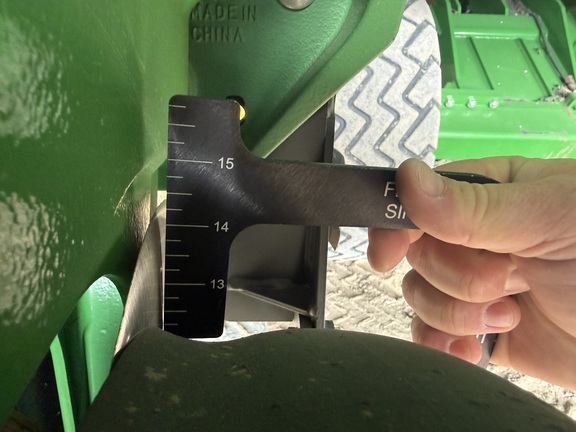 2024 John Deere DB60 - Photo12