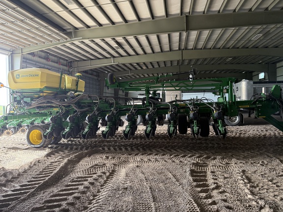 2024 John Deere DB60 - Photo6