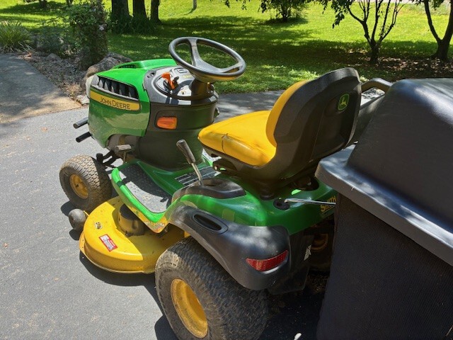 Used 2015 John Deere S240 Lawn & Garden Tractors at Koenig Equipment in Greensburg, IN - PhotoXL4
