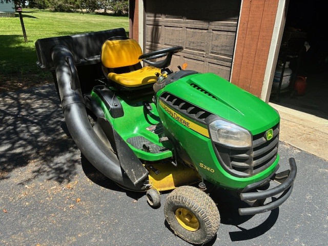 Used 2015 John Deere S240 Lawn & Garden Tractors at Koenig Equipment in Greensburg, IN - PhotoXL1
