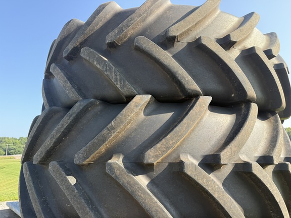 Photo of Michelin 650/65R38