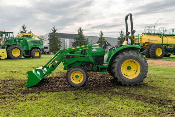 Used 2024 John Deere 4044M Compact Utility Tractors at Horizon Ag & Turf in Westlock, AB - Photo4