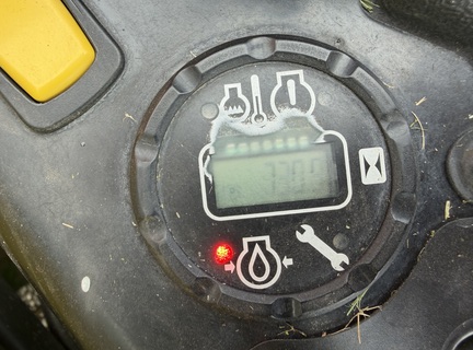 Used 2022 John Deere Z930M Zero Turn Mowers at Koenig Equipment in Franklin, IN - Photo3