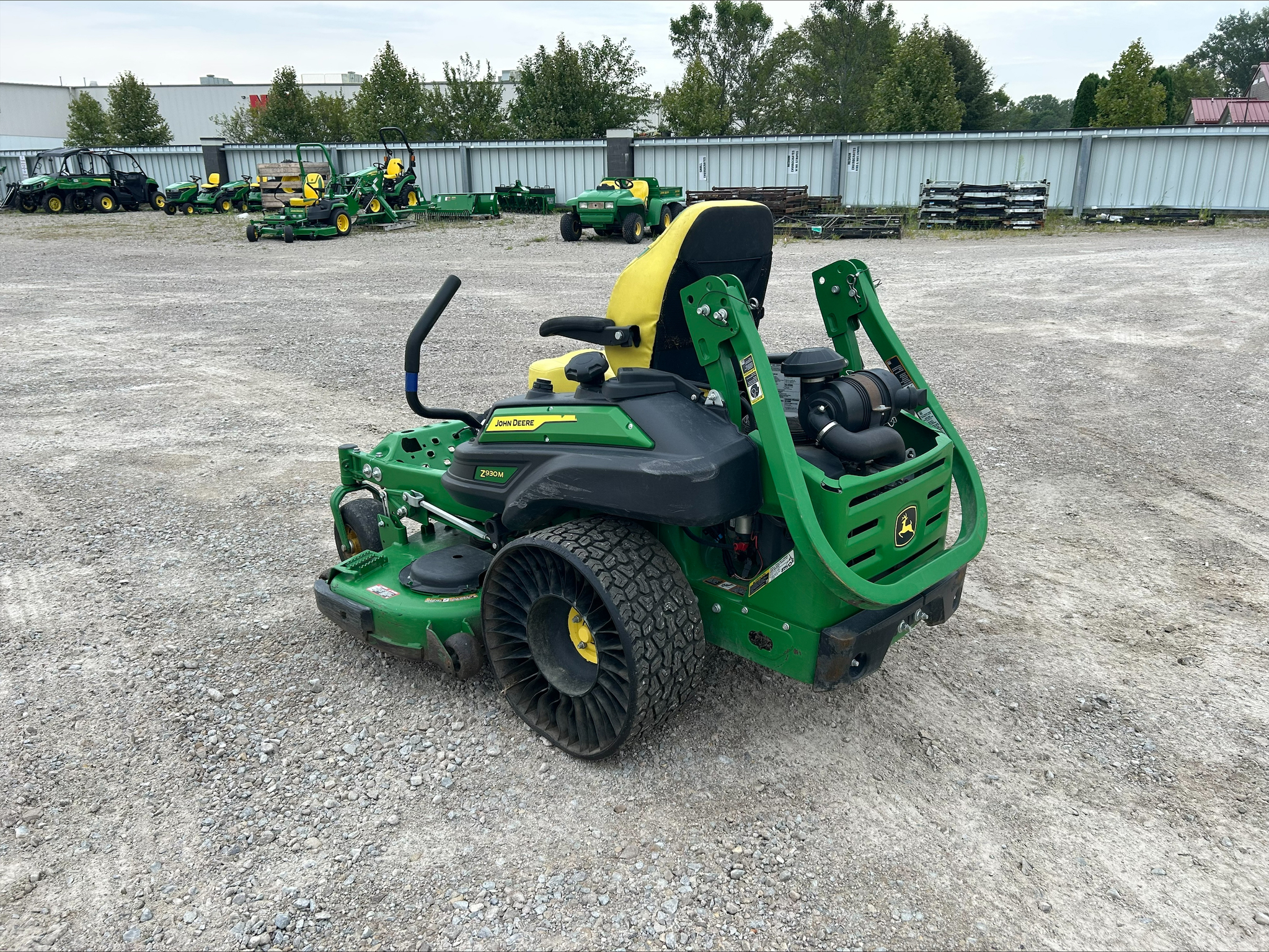 Used 2022 John Deere Z930M Zero Turn Mowers at Koenig Equipment in Franklin, IN - PhotoXL5