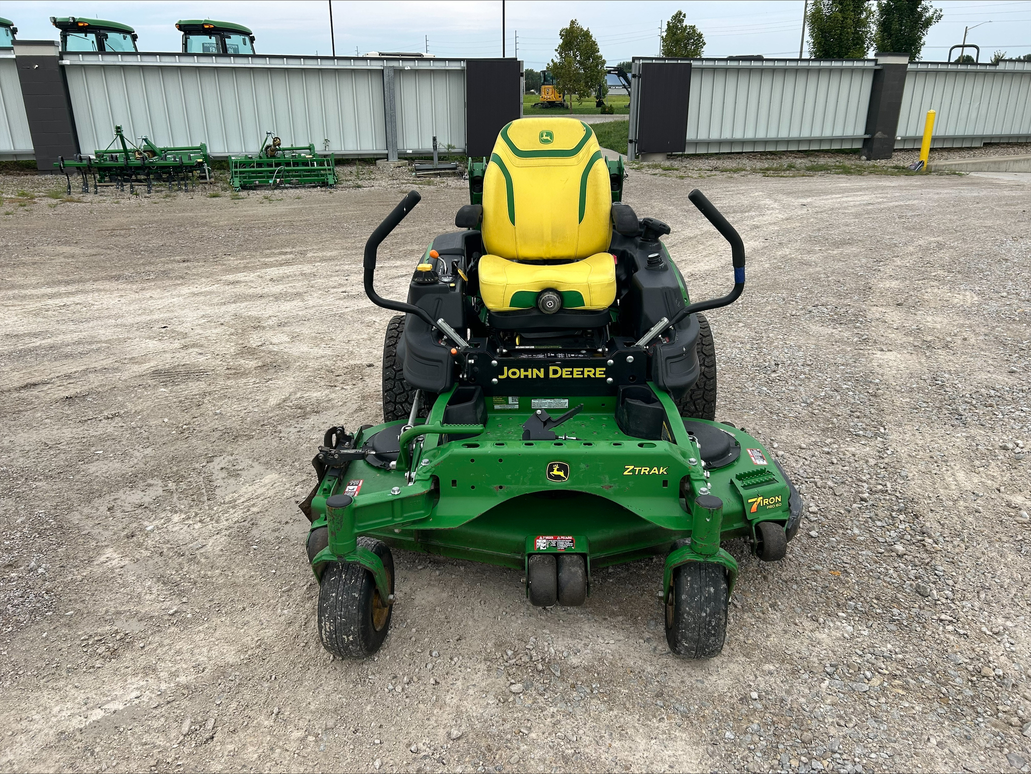 Used 2022 John Deere Z930M Zero Turn Mowers at Koenig Equipment in Franklin, IN - PhotoXL7