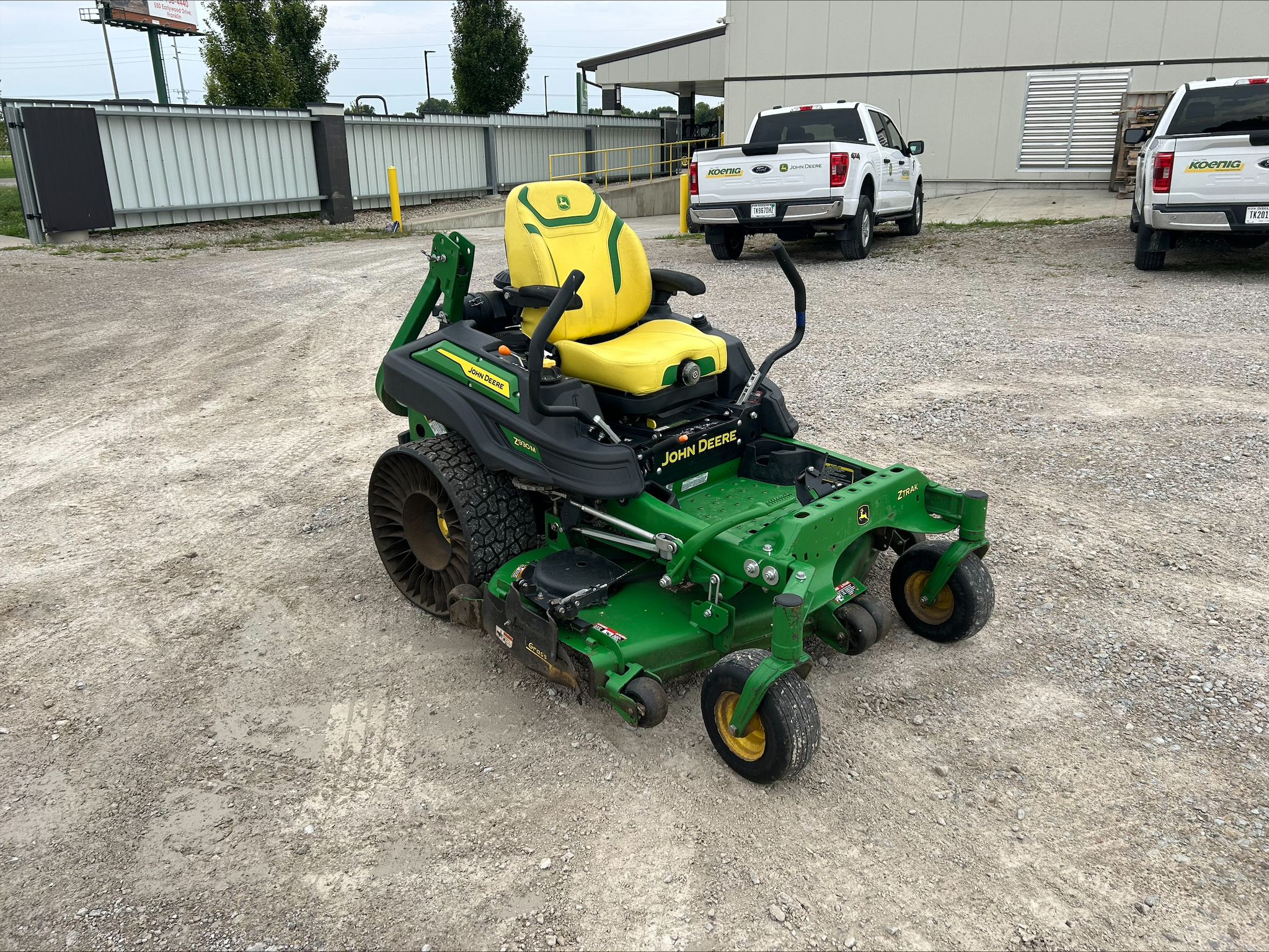 Used 2022 John Deere Z930M Zero Turn Mowers at Koenig Equipment in Franklin, IN - PhotoXL0