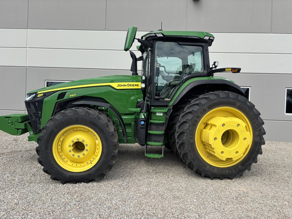 Used 2023 John Deere 8R 340 Row Crop Tractors at Koenig Equipment in Knightstown, IN - Photo1