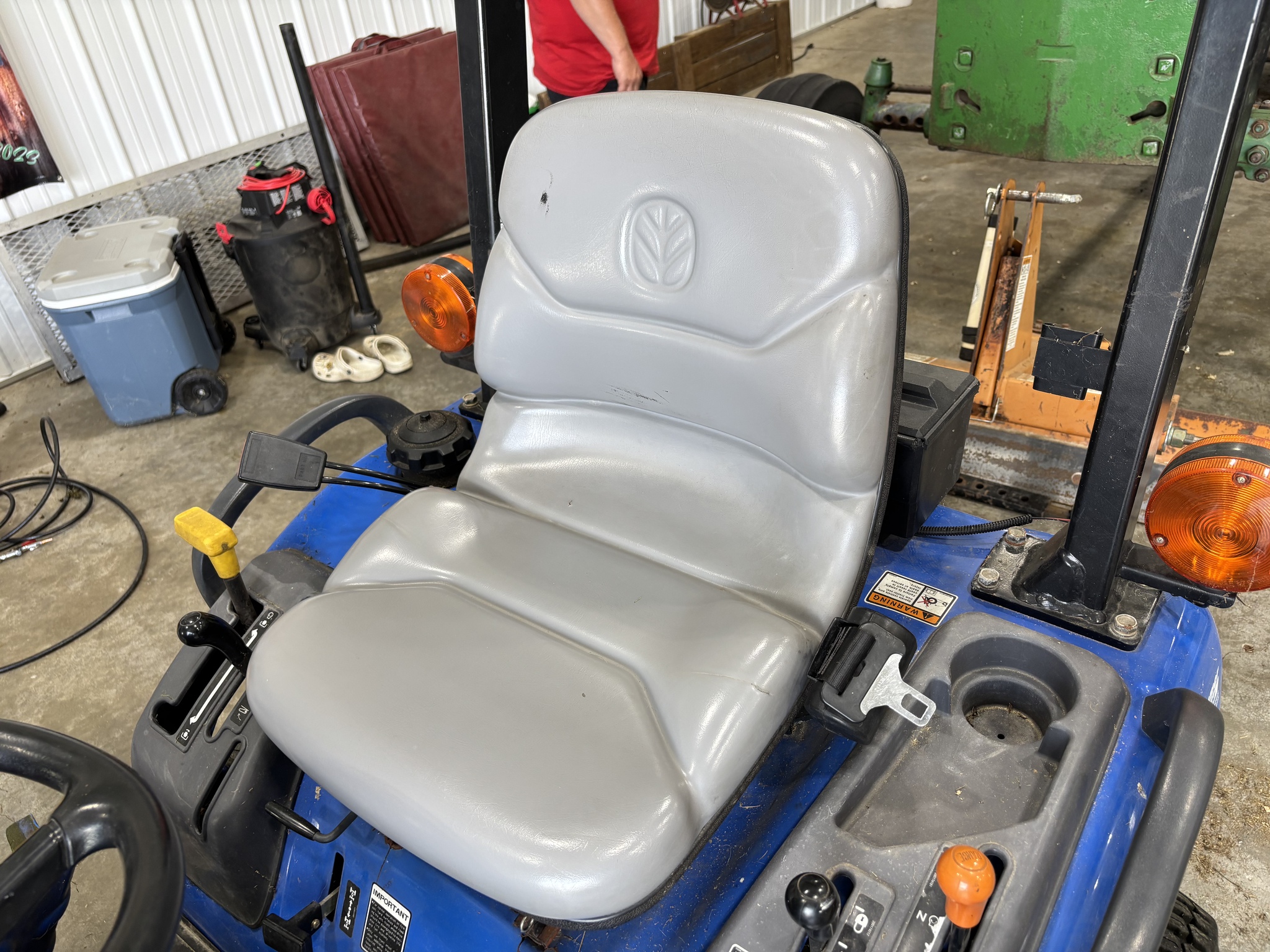 Used 2006 New Holland TZ22DA Compact Utility Tractors at Koenig Equipment in Oxford, OH - PhotoXL22