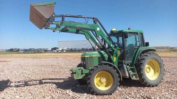 John Deere 6810