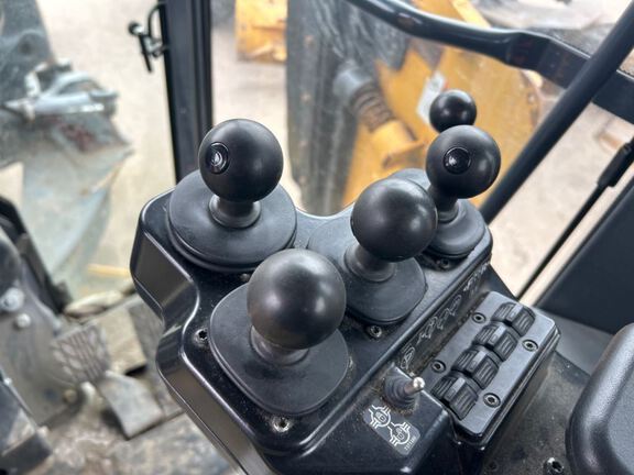 2018 John Deere 772G