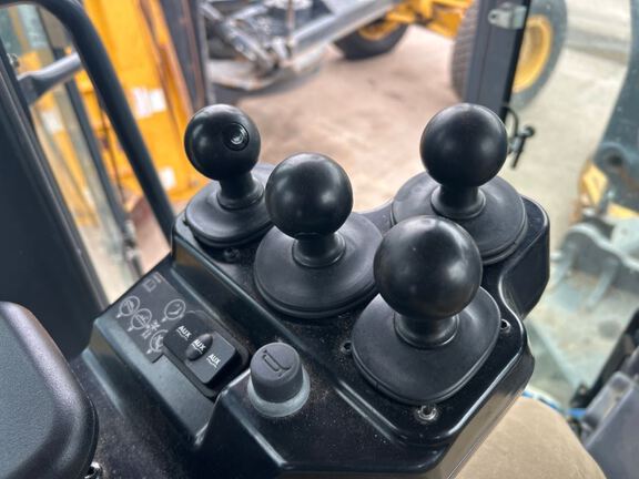 2018 John Deere 772G